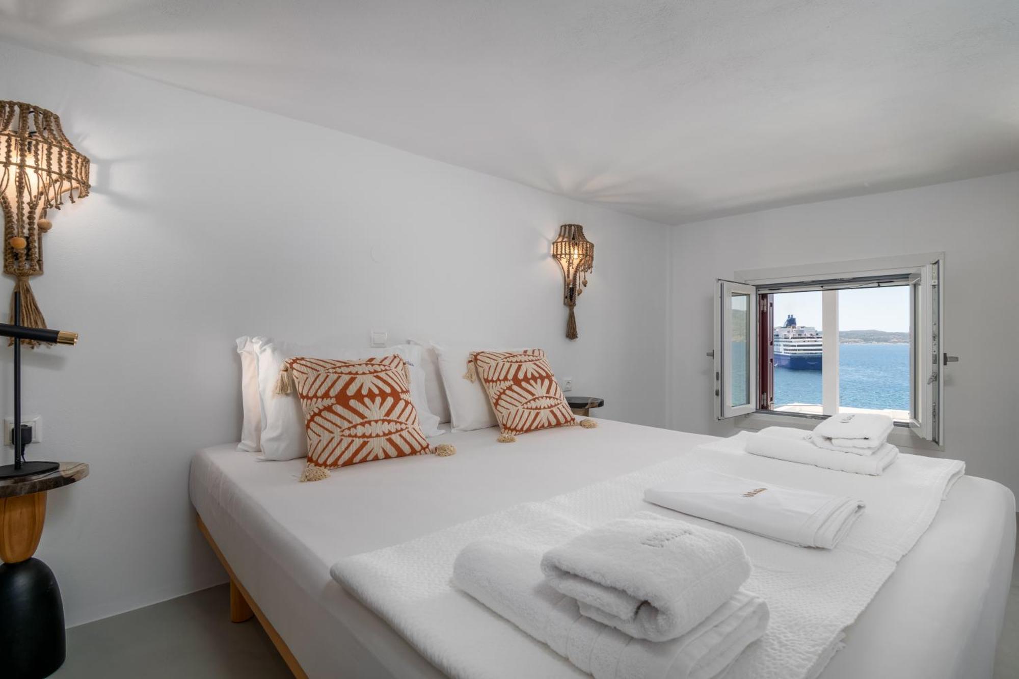Vitalis Residences - Haven Suites Адамас Экстерьер фото