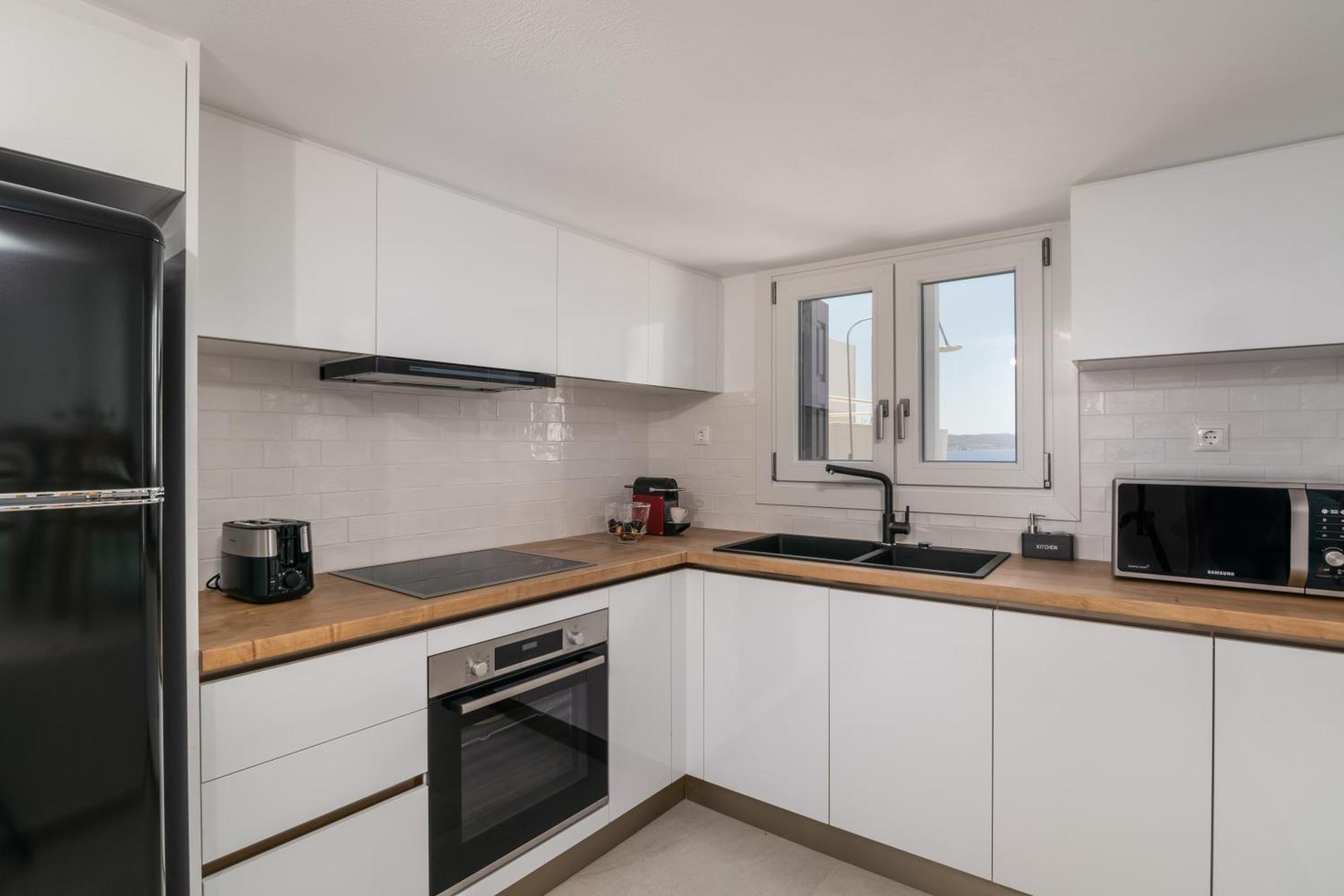Vitalis Residences - Haven Suites Адамас Экстерьер фото